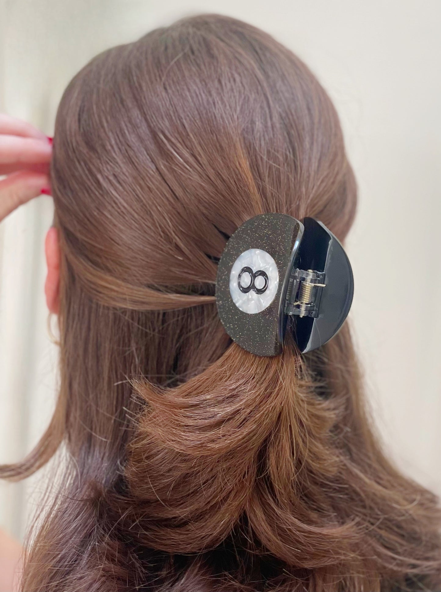 Magic 8 Ball Claw Clip