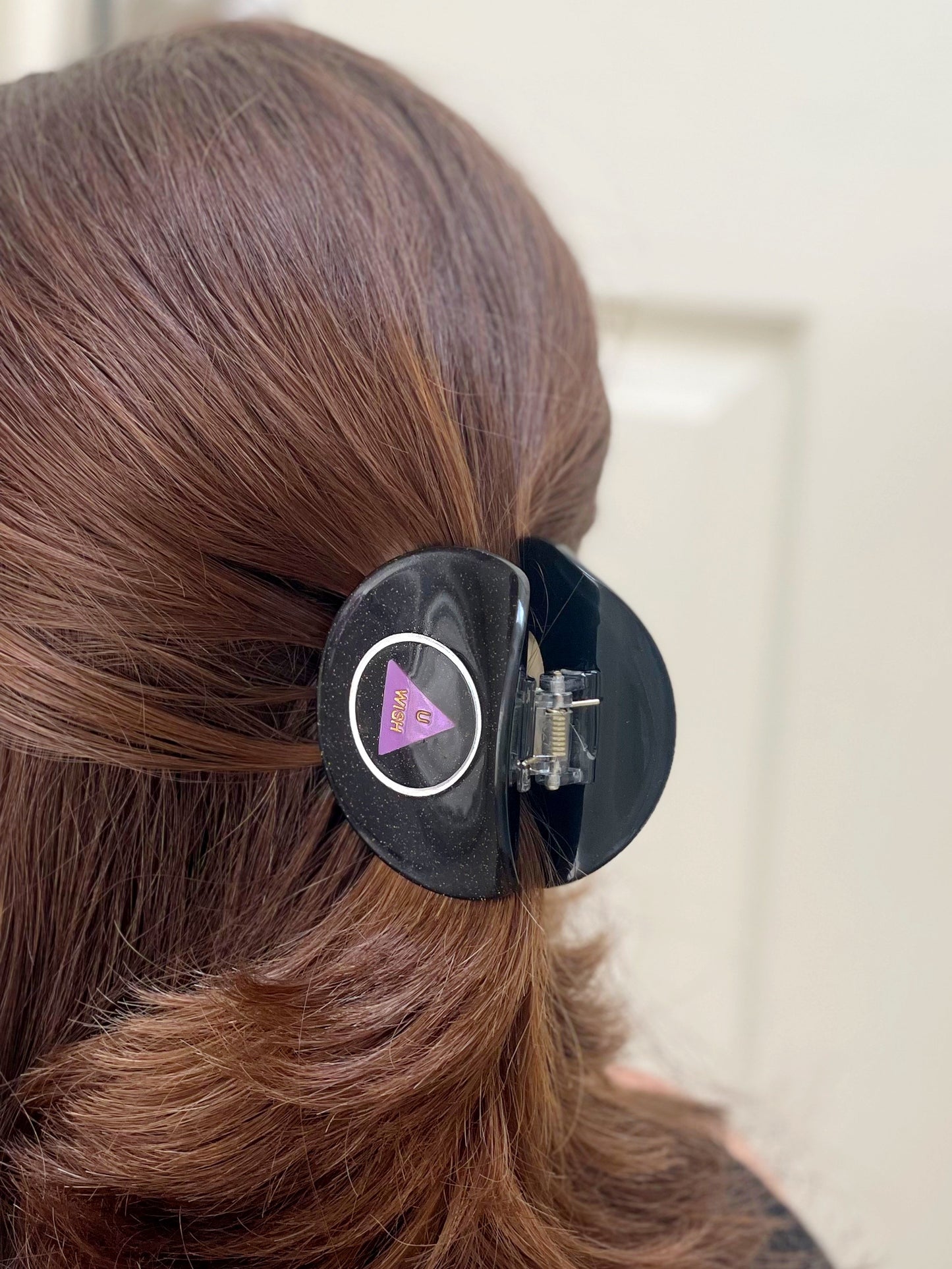 Magic 8 Ball Claw Clip