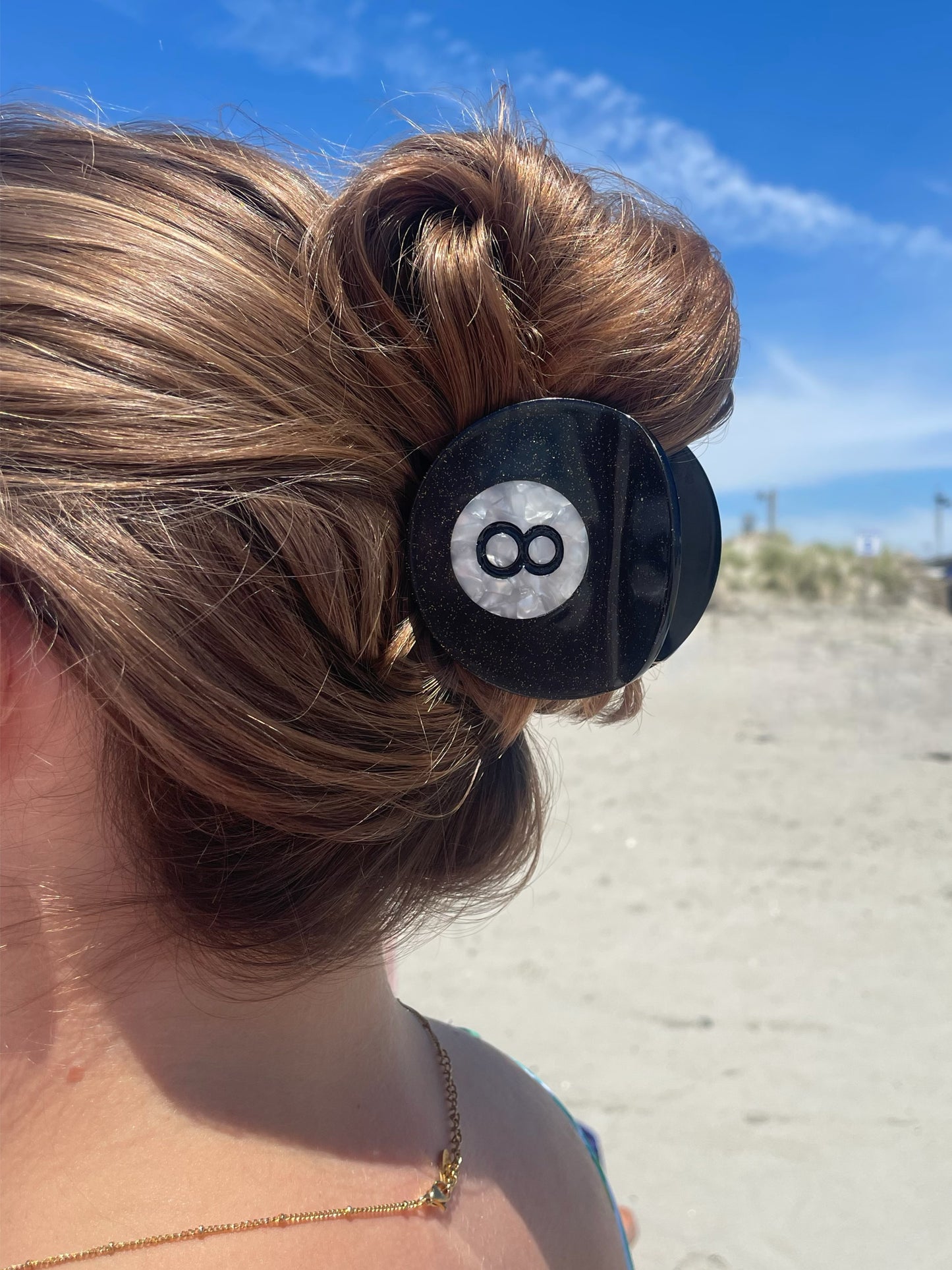 Magic 8 Ball Claw Clip