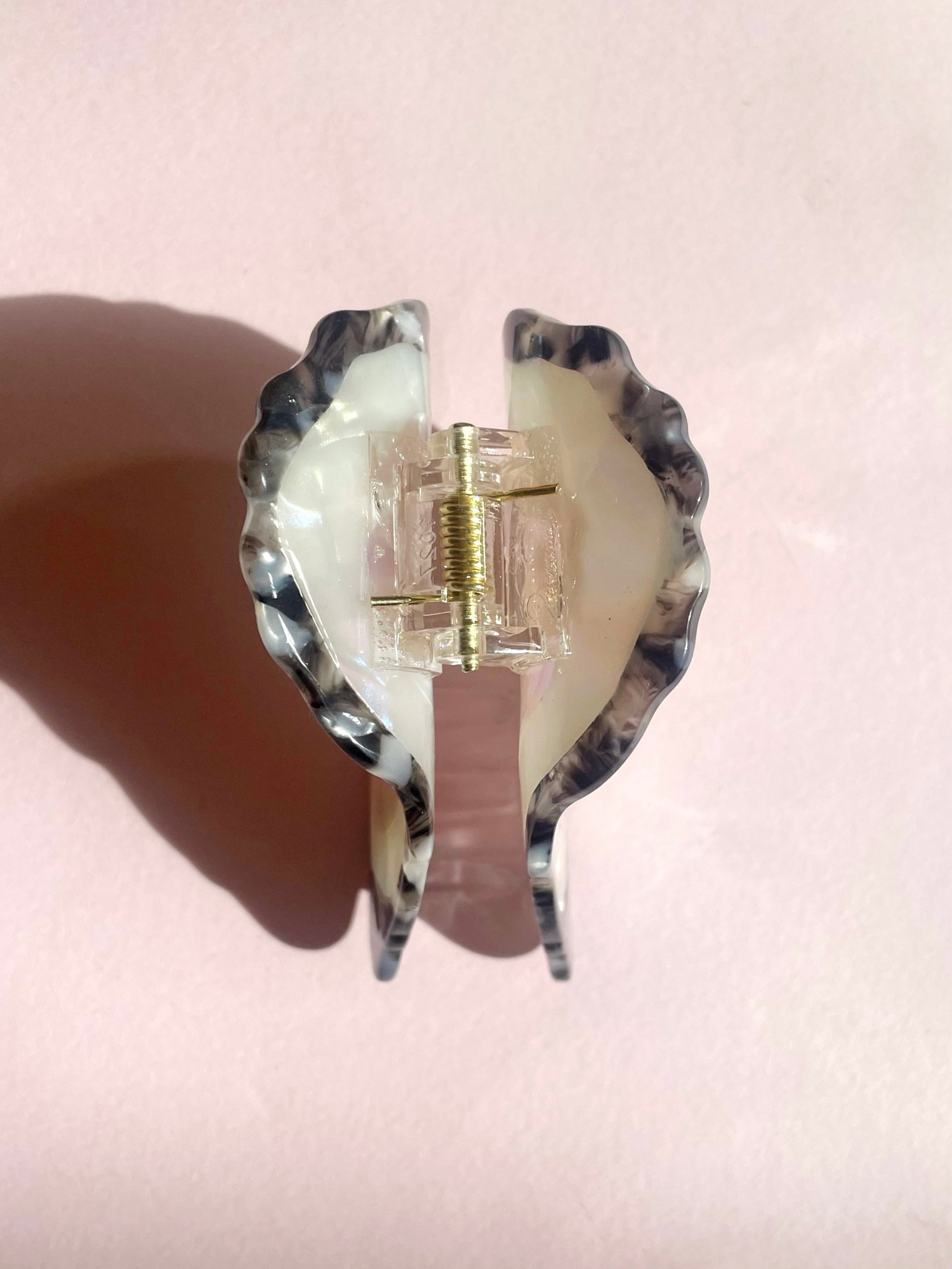 Oyster Claw Clip