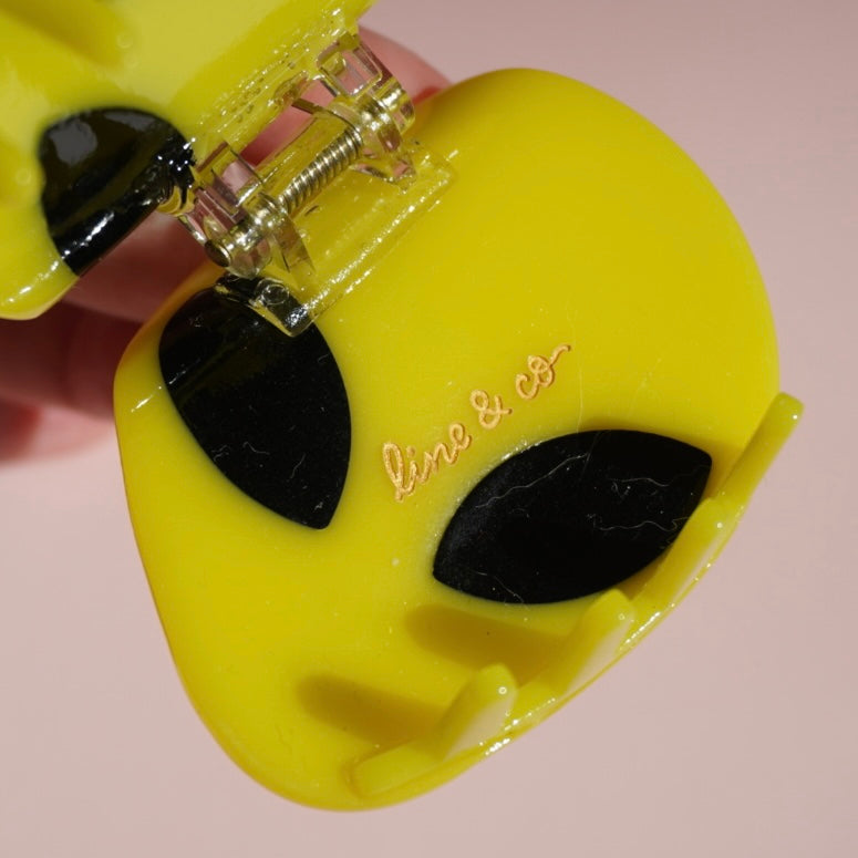 Green Alien Claw clip