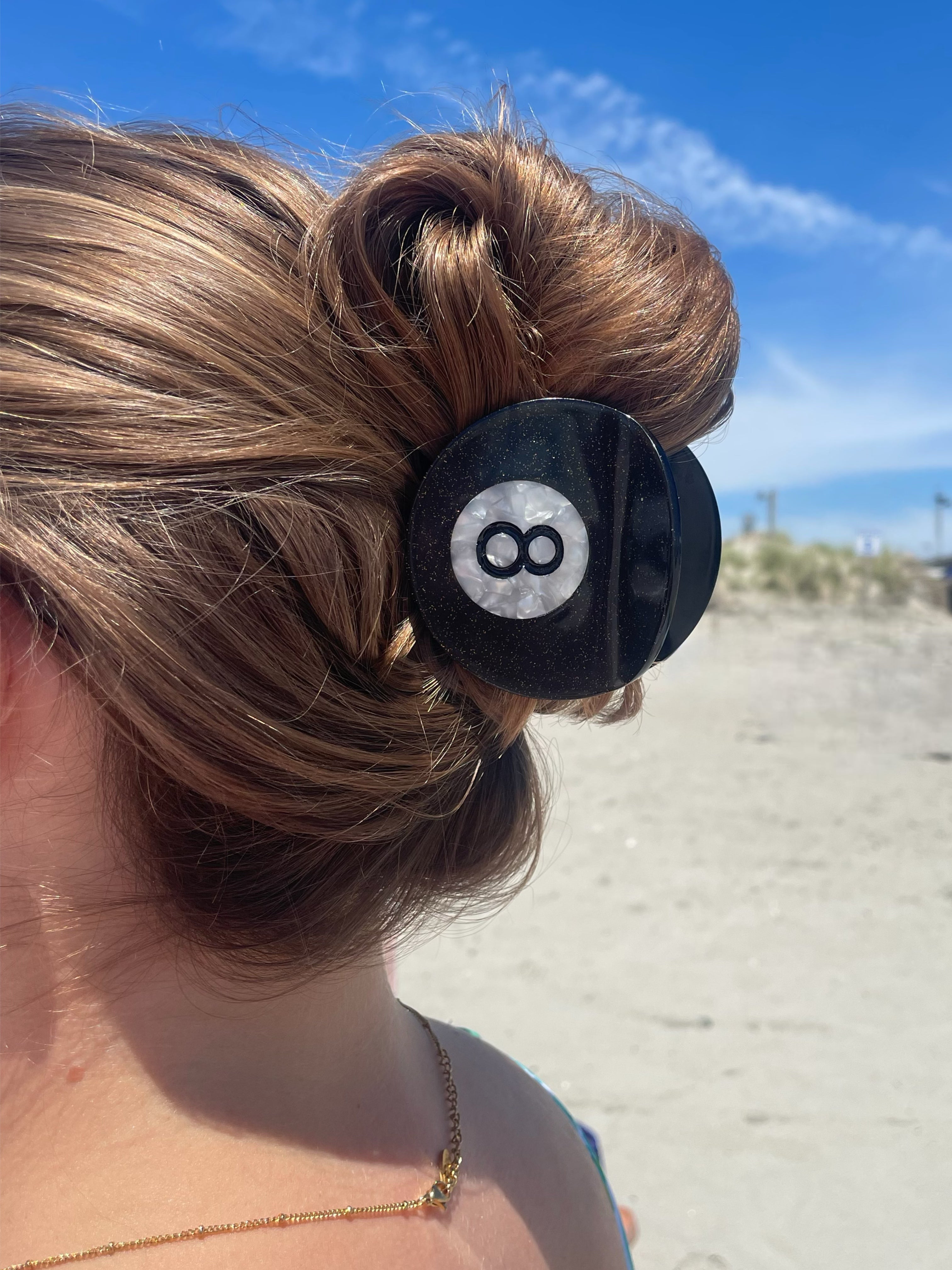 Magic 8 Ball Claw Clip
